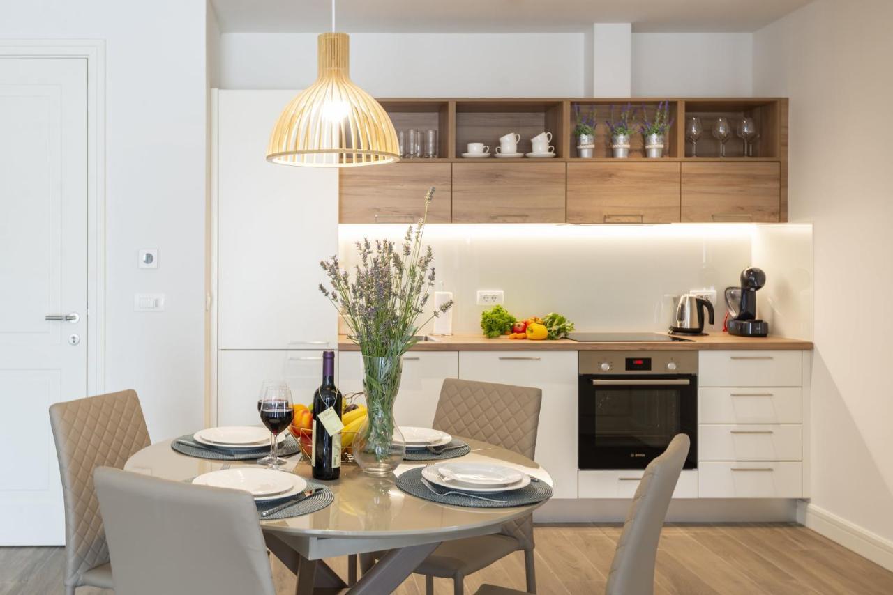 Lustica Apartments Central Tivat Bagian luar foto