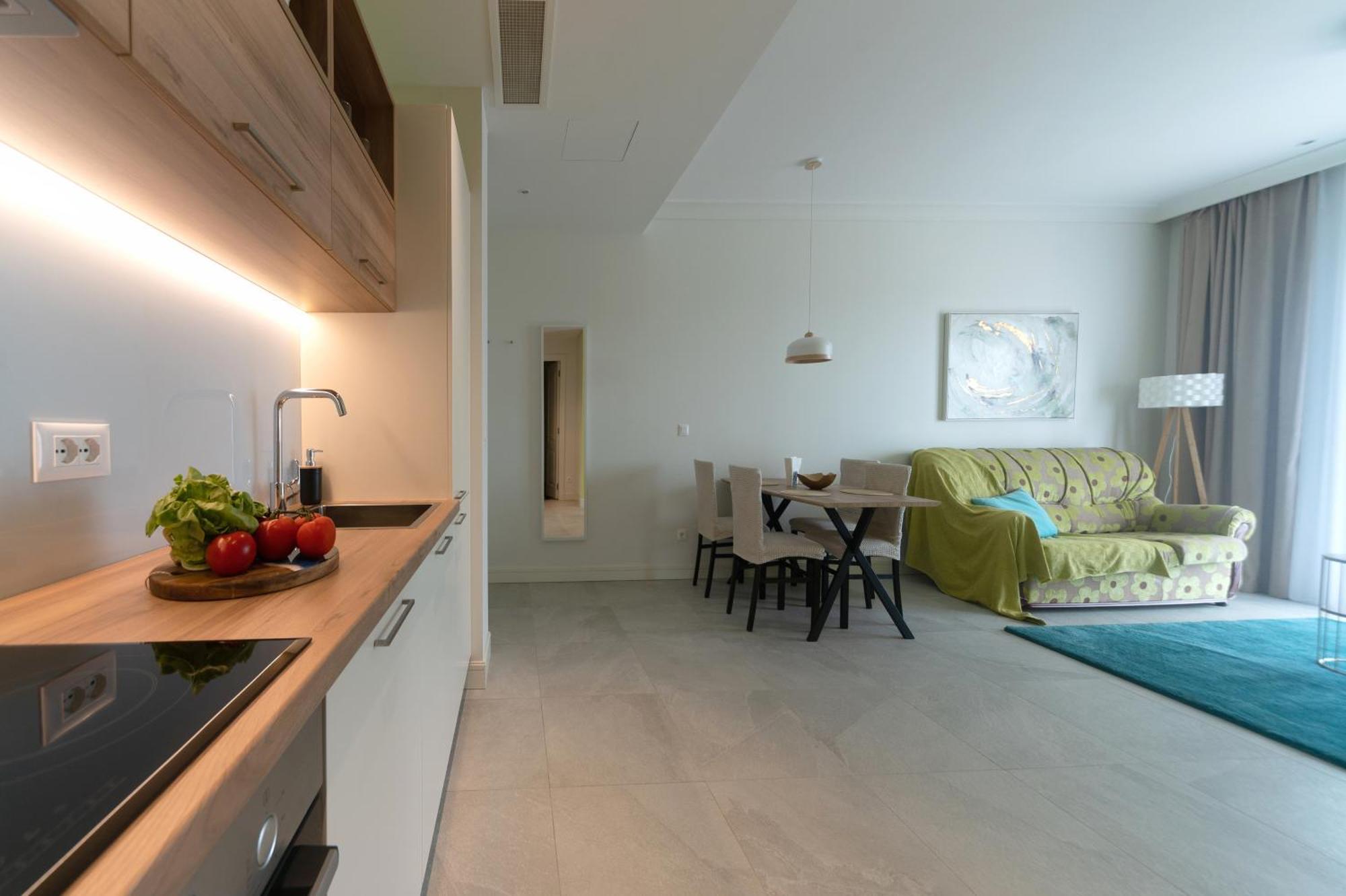 Lustica Apartments Central Tivat Bagian luar foto