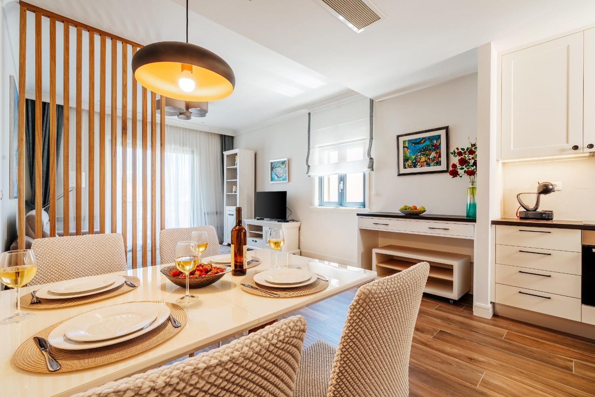Lustica Apartments Central Tivat Bagian luar foto