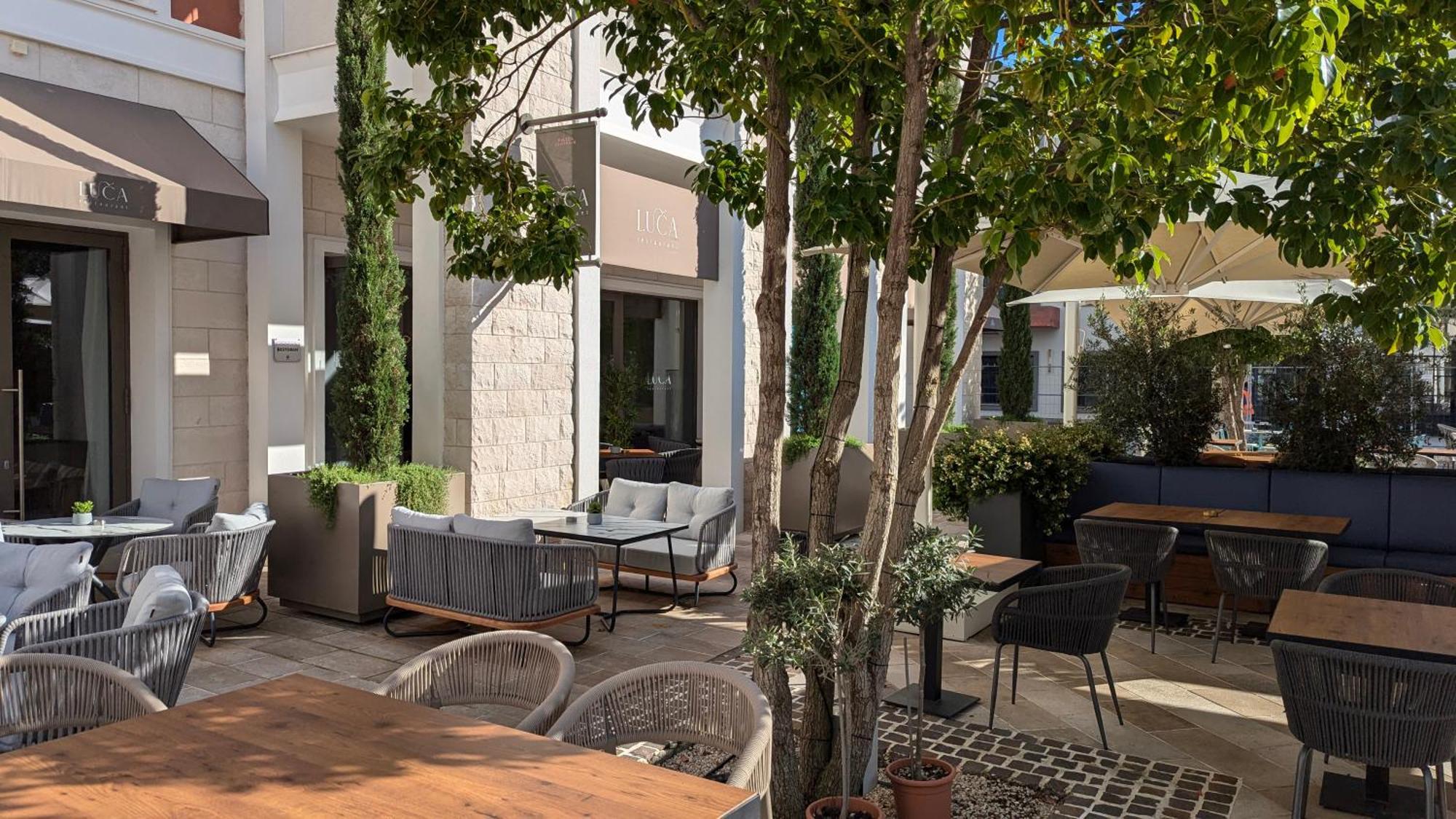 Lustica Apartments Central Tivat Bagian luar foto