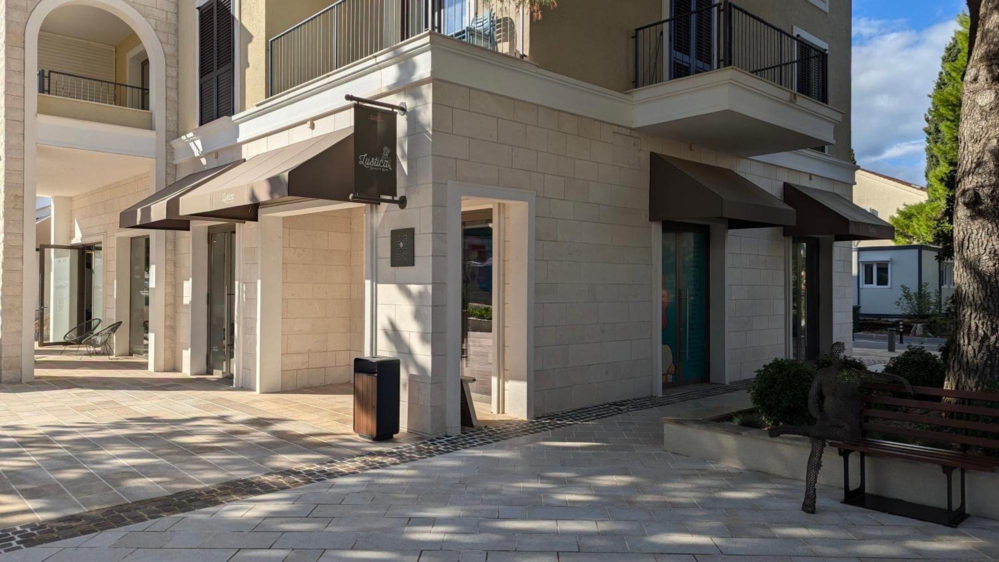 Lustica Apartments Central Tivat Bagian luar foto
