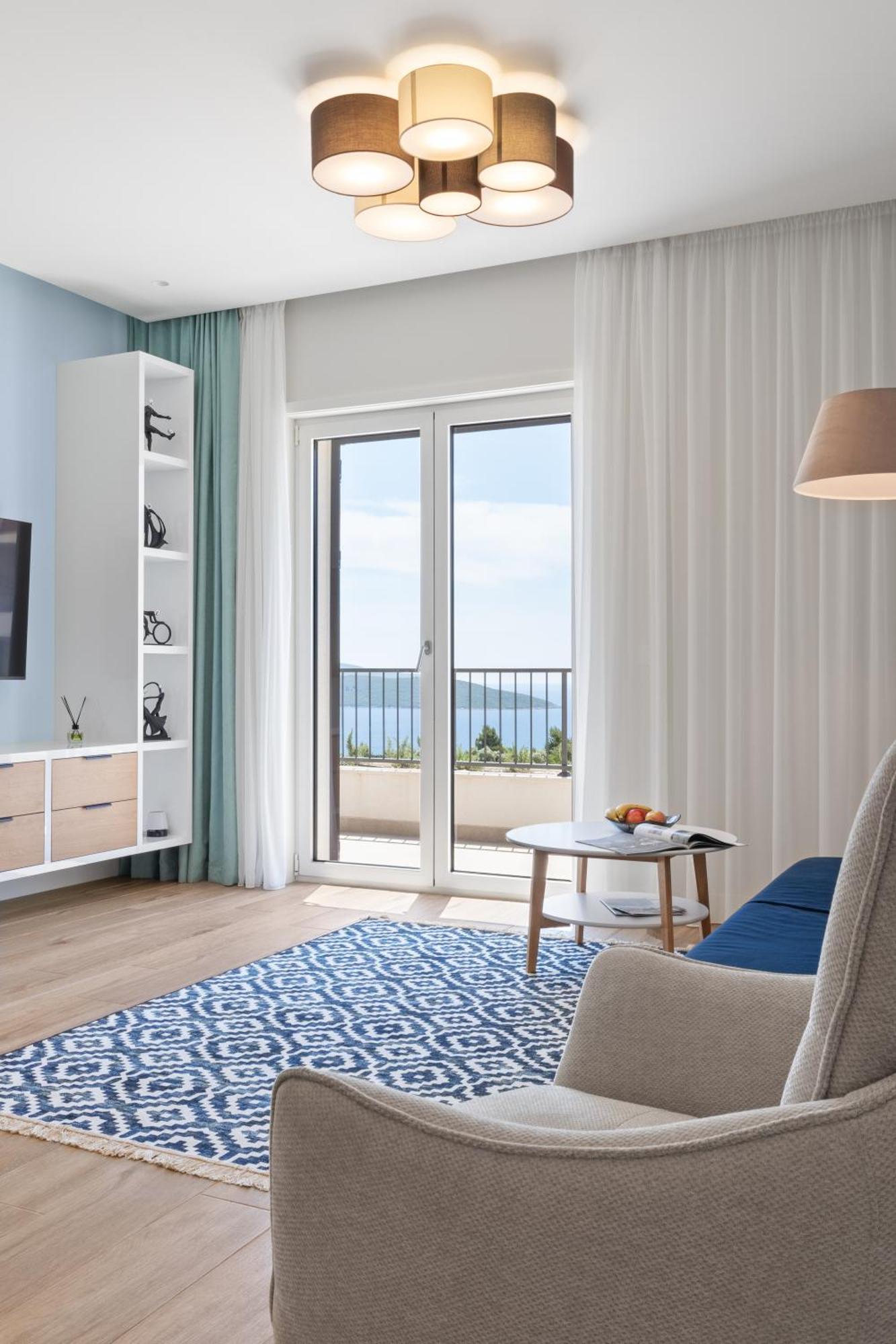 Lustica Apartments Central Tivat Bagian luar foto