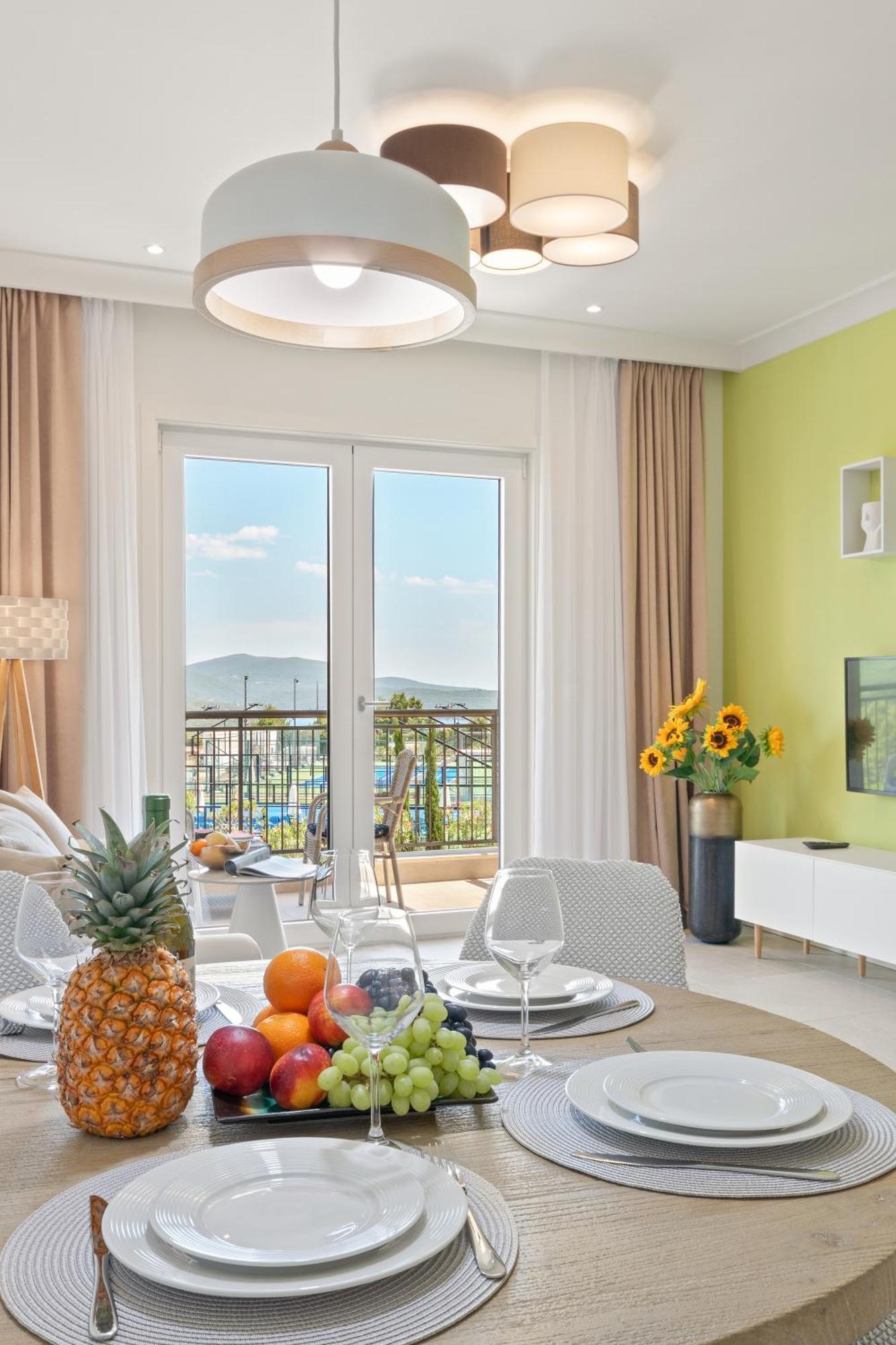 Lustica Apartments Central Tivat Bagian luar foto
