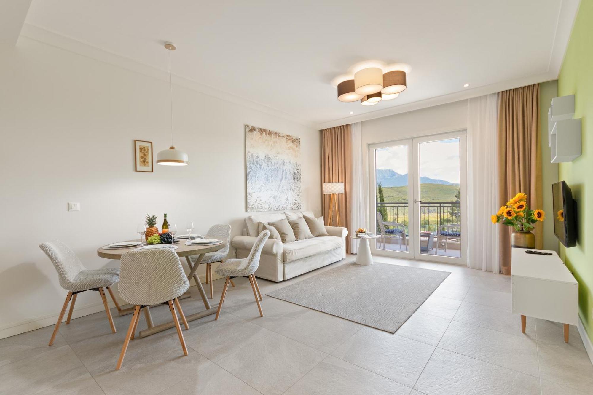 Lustica Apartments Central Tivat Bagian luar foto